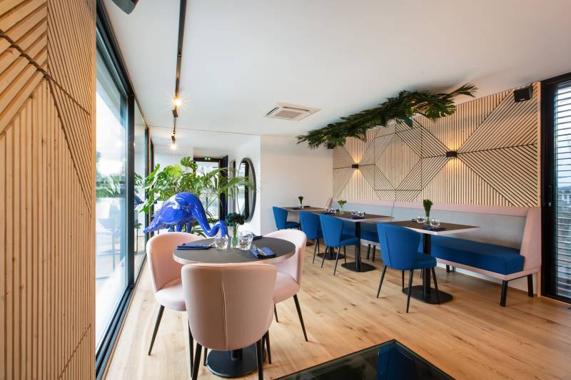 Profitez d'un repas sur une péniche / bateau Bar Restaurant insolite à Strasbourg !