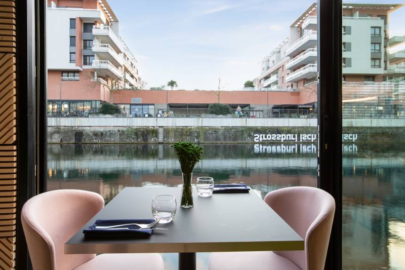 Le Restaurant Blue Flamingo à Strasbourg est idéal pour les repas de groupe d'entreprise