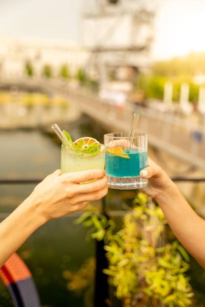 Réservez pour un groupe ou privatisez le Bar Rooftop du Blue Flamingo : la terrasse la plus dépaysante de Strasbourg !