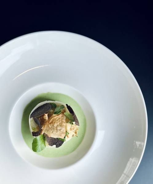 Déjeuner en terrasse sur un Rooftop original situé sur le toit d’une péniche et proposant une cuisine bistronomique / fusion