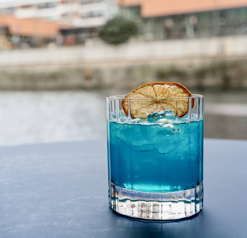 Découvrez les Cocktails Signatures du Restaurant et Bar Rooftop Blue Flamingo à Strasbourg